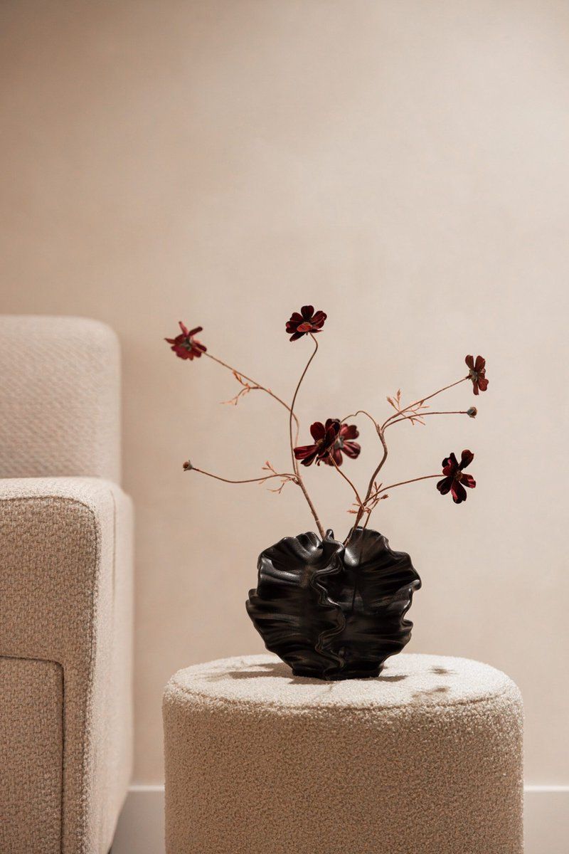 Indore Home - Koraalvaas M - Keramische Vaas - Decoratieve Accessoires - Zwart