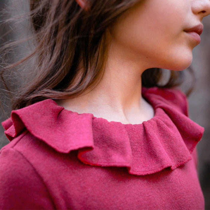 ROBE AVEC COL VOLANT