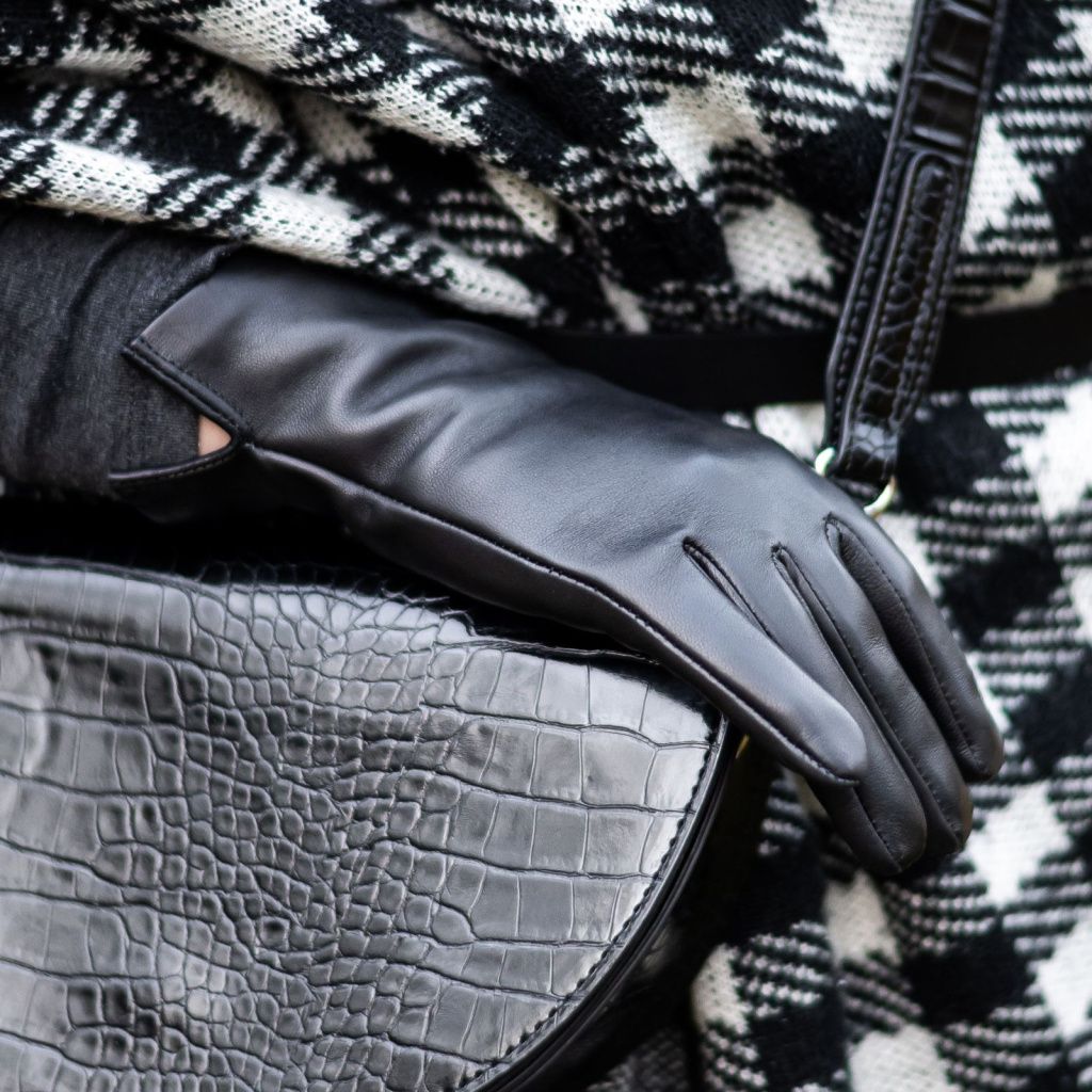 Women's Leather Gloves Without Lining with Slit