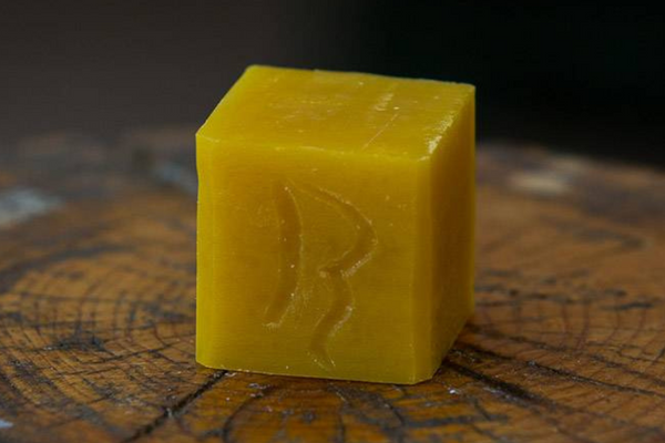 Herbal Shampoo - Sea Buckthorn Packaging Type: Box