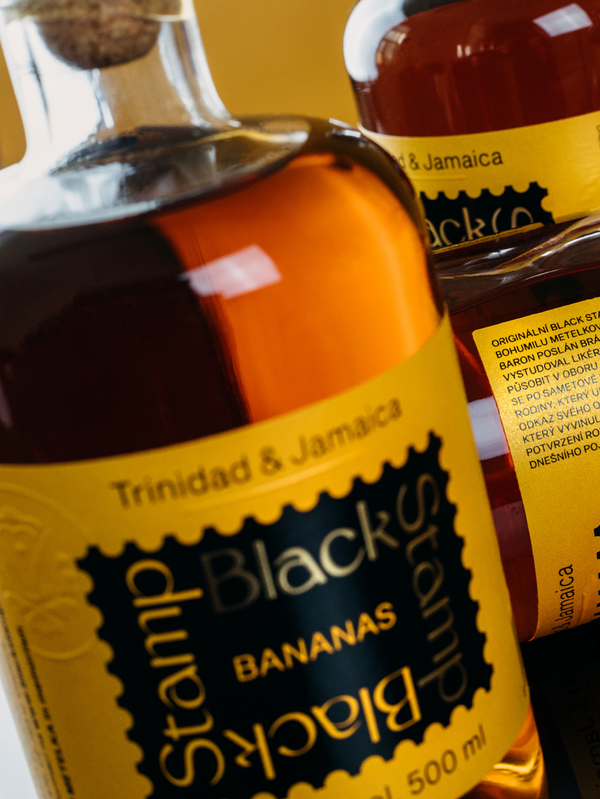 Black Stamp Bananas 34% 0.5l