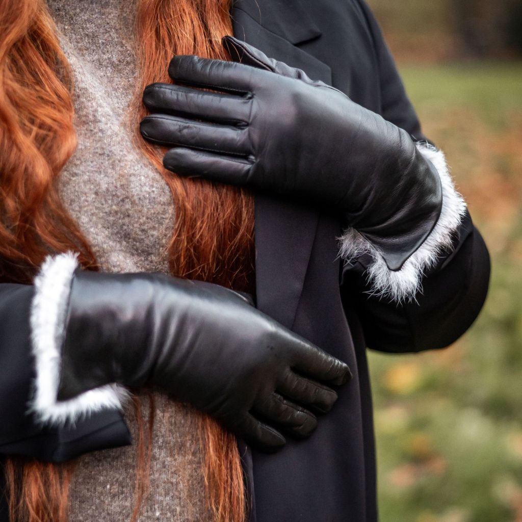 Elegant Leather Gloves for Ladies with Rabbit Fur