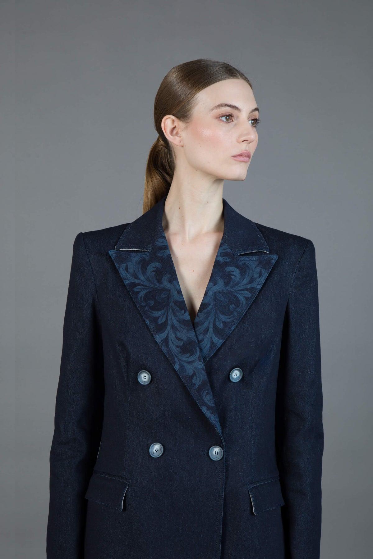 DOUBLE-BREASTED DENIM BLAZER