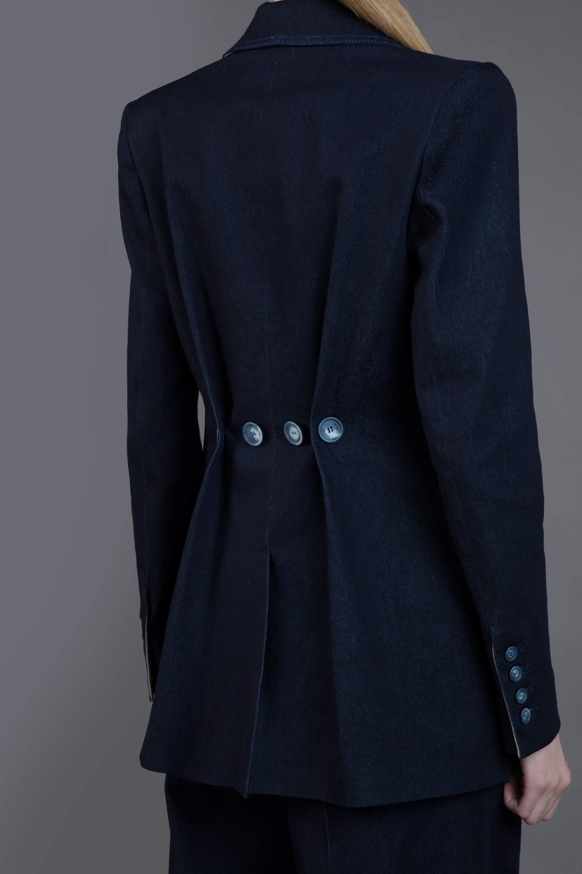 DOUBLE-BREASTED DENIM BLAZER
