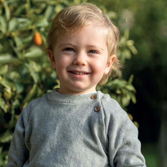 WARM COTTON SWEATER WITH PATCHES AND WOODEN BUTTONS