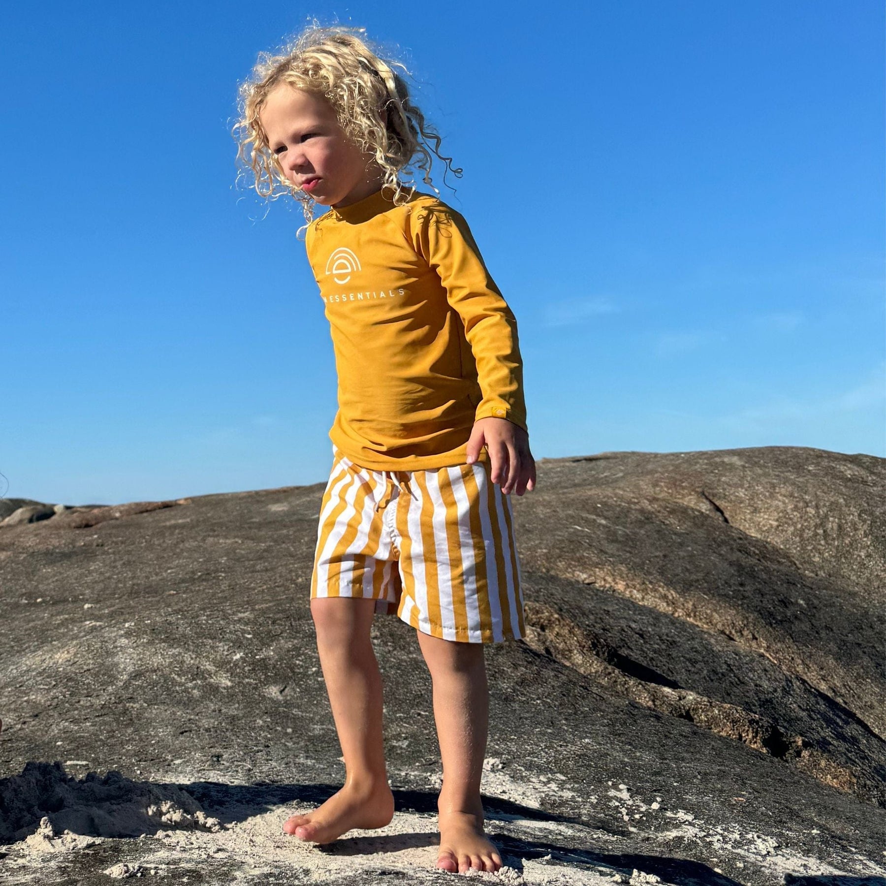 zwemshirt-lange-mouw-geel-swim-essentials-3