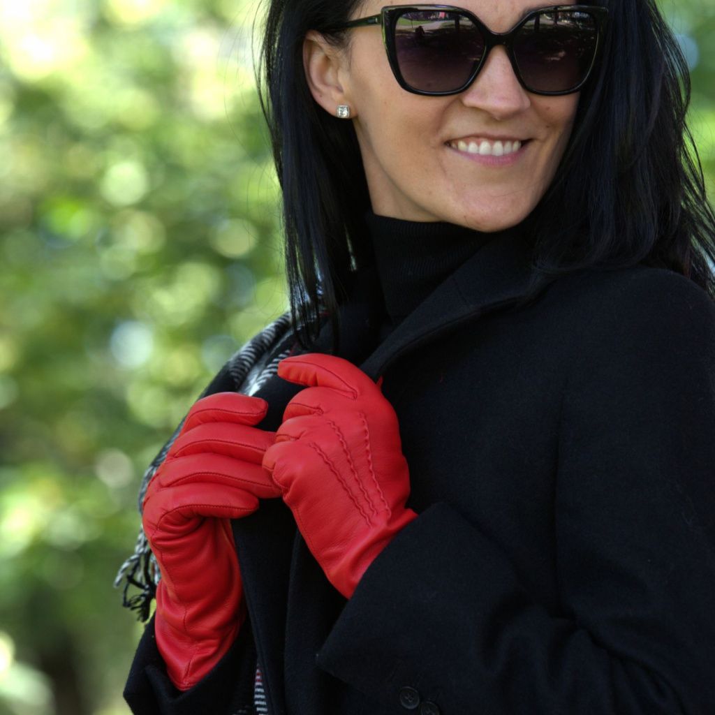 Women's Leather Gloves with Classic Hand Embroidery