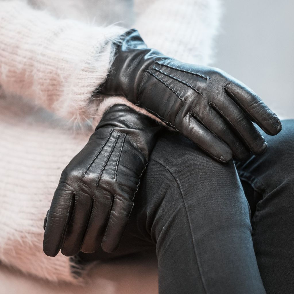 Women's Leather Gloves with Classic Hand Embroidery