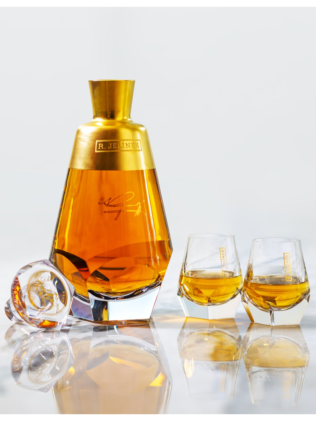 R. JELÍNEK & Moser set 2026 45% 0.7l Bottle number: 32