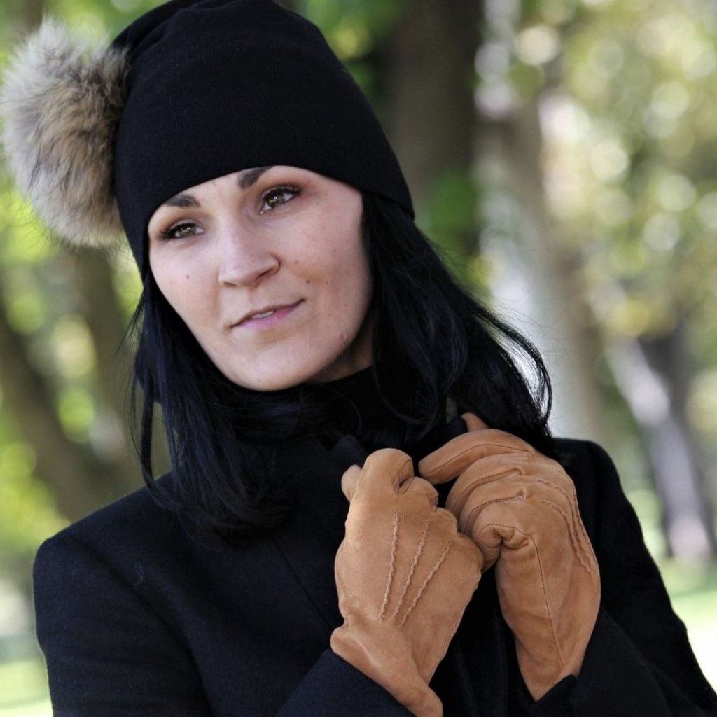 Ladies' Gloves Made of Suede