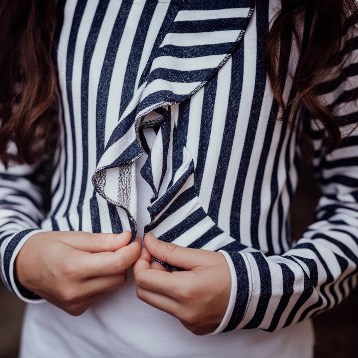 CHAQUETA A RAYAS CON VOLANTES