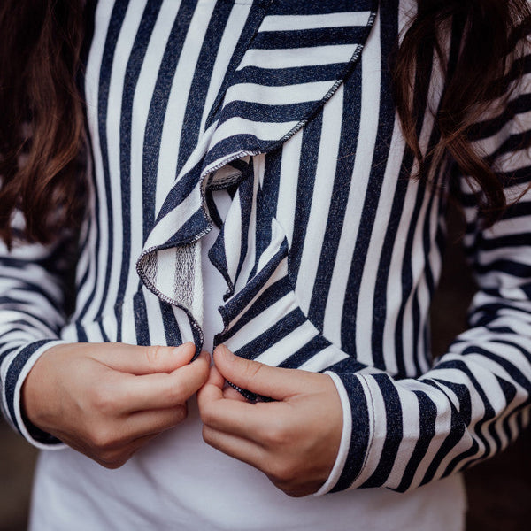CHAQUETA A RAYAS CON VOLANTES