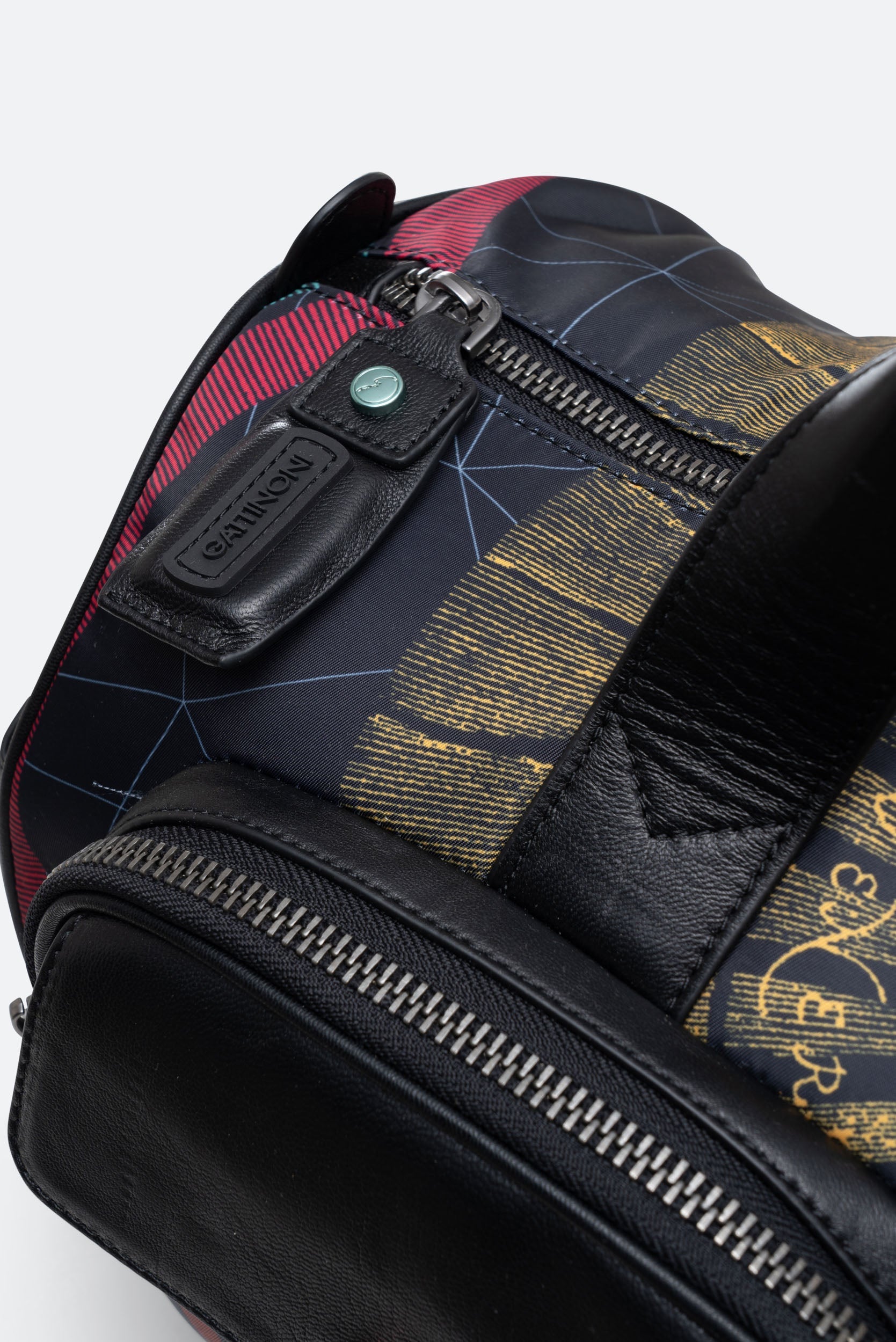 Boston with double external pocket