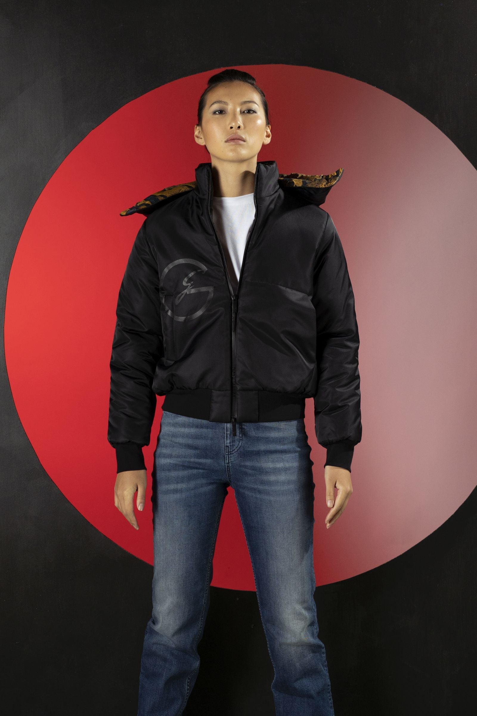 Hooded bomber in technical fabric