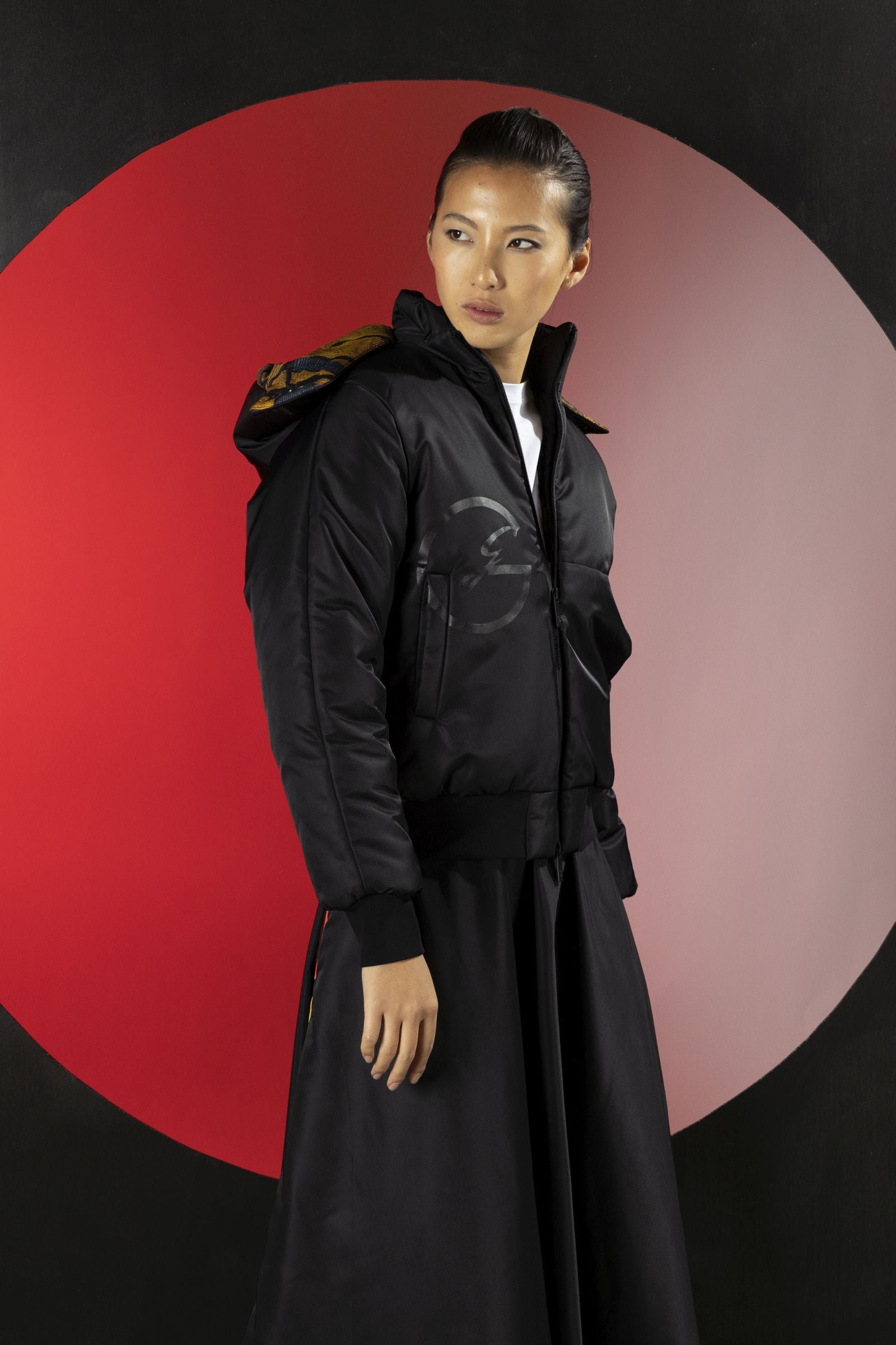 Hooded bomber in technical fabric