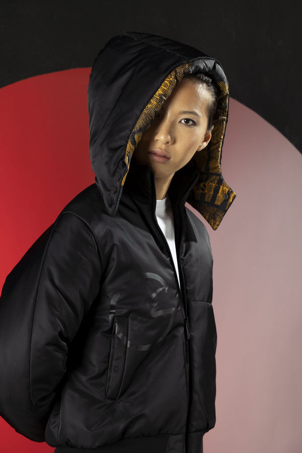 Hooded bomber in technical fabric