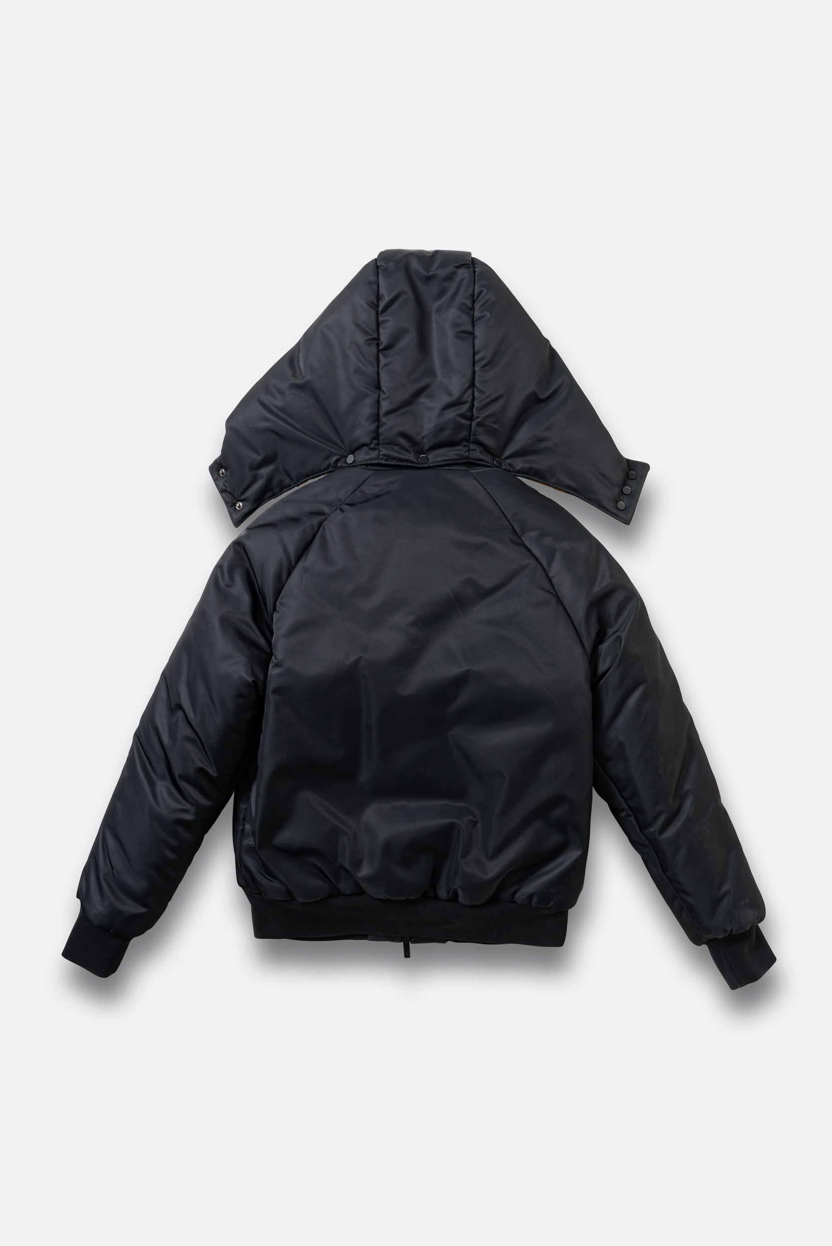 Hooded bomber in technical fabric