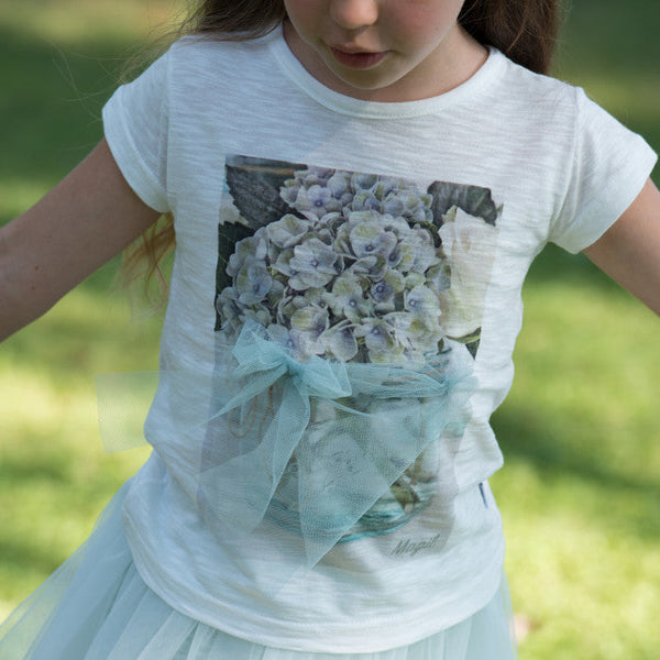 Camiseta con estampado de hortensias