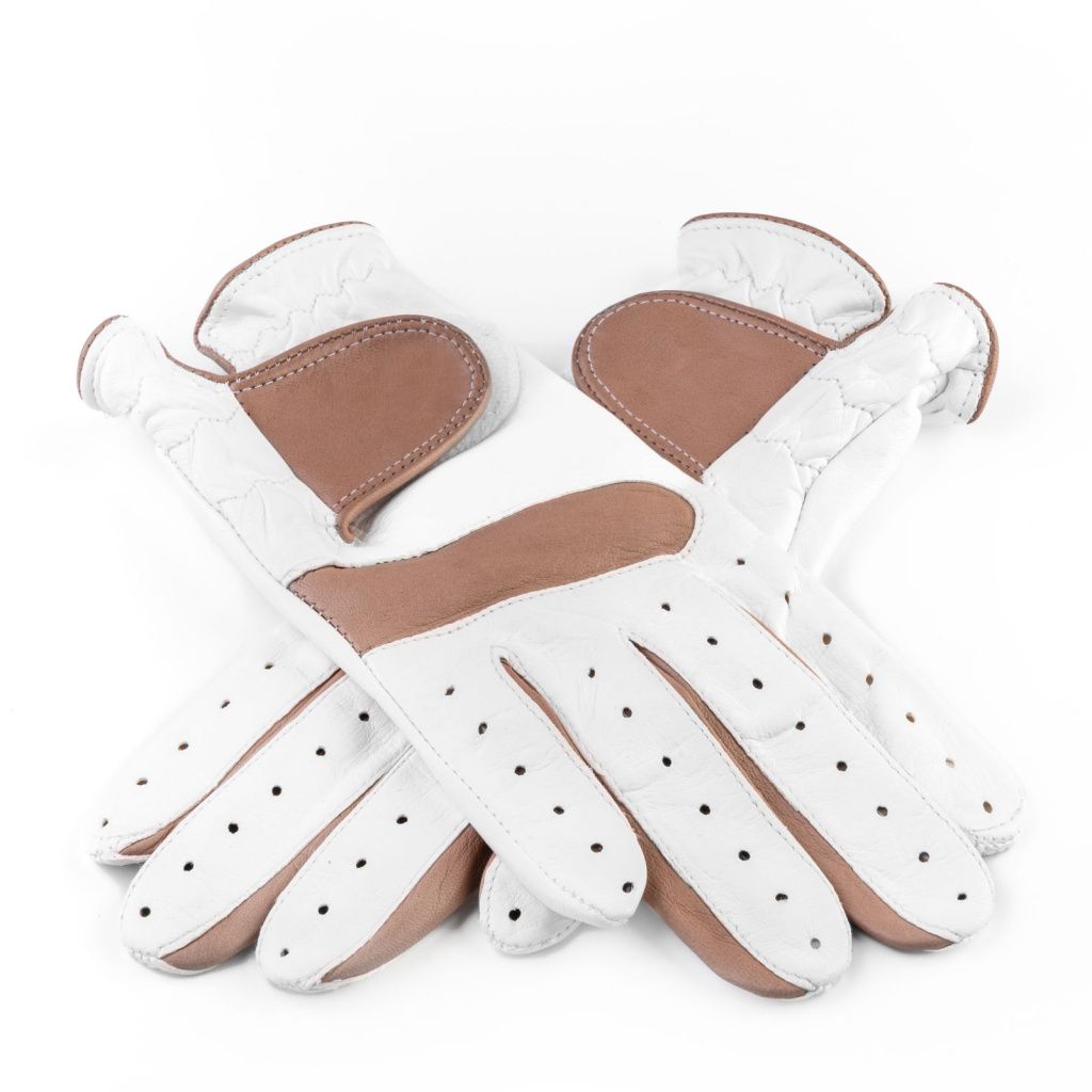 Women's golf glove with beige details