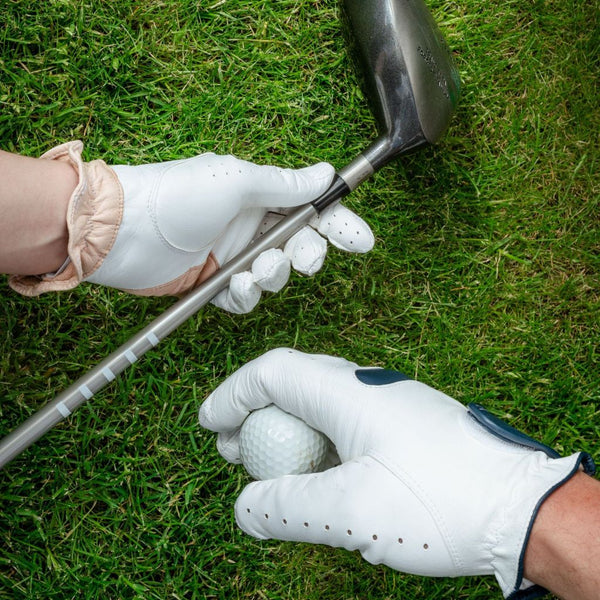 Women's golf glove with beige details