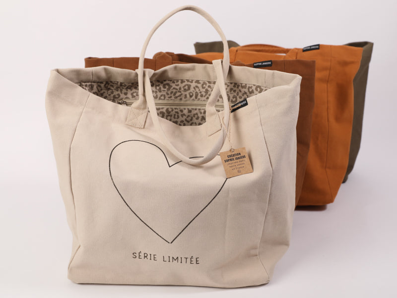 Limited Edition Heart Pénélope Bag