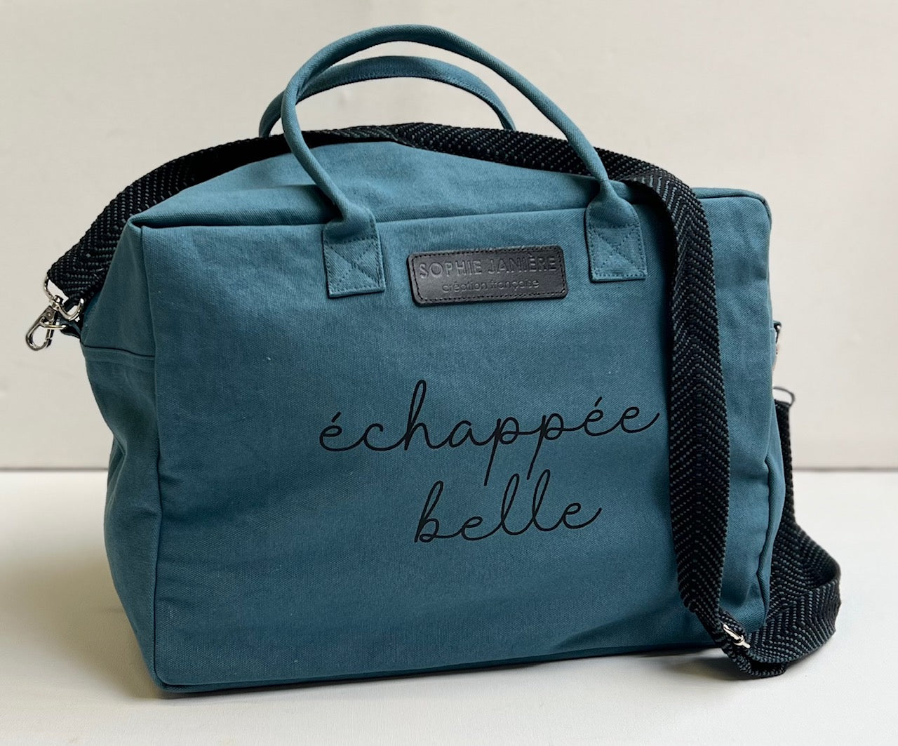 Escape Beautiful Cabin Bag