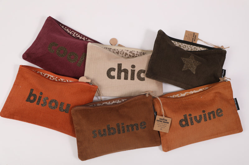 Flat velvet pouch with sequins