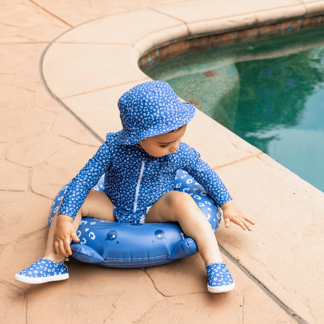 costume-intero-bambina-con-mani-lunghe-blu-con-stampa-panter-2