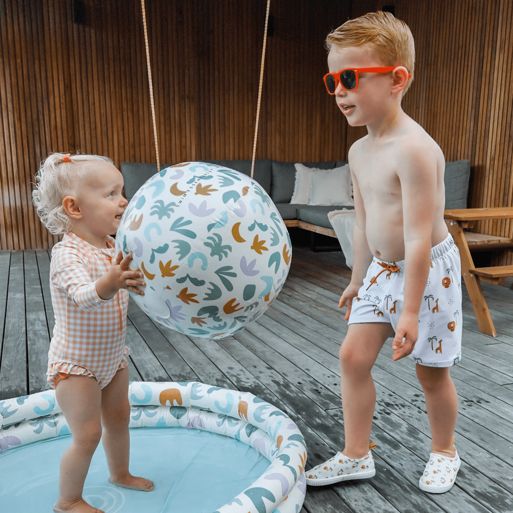 strandbal-abstract-swim-essentials-3