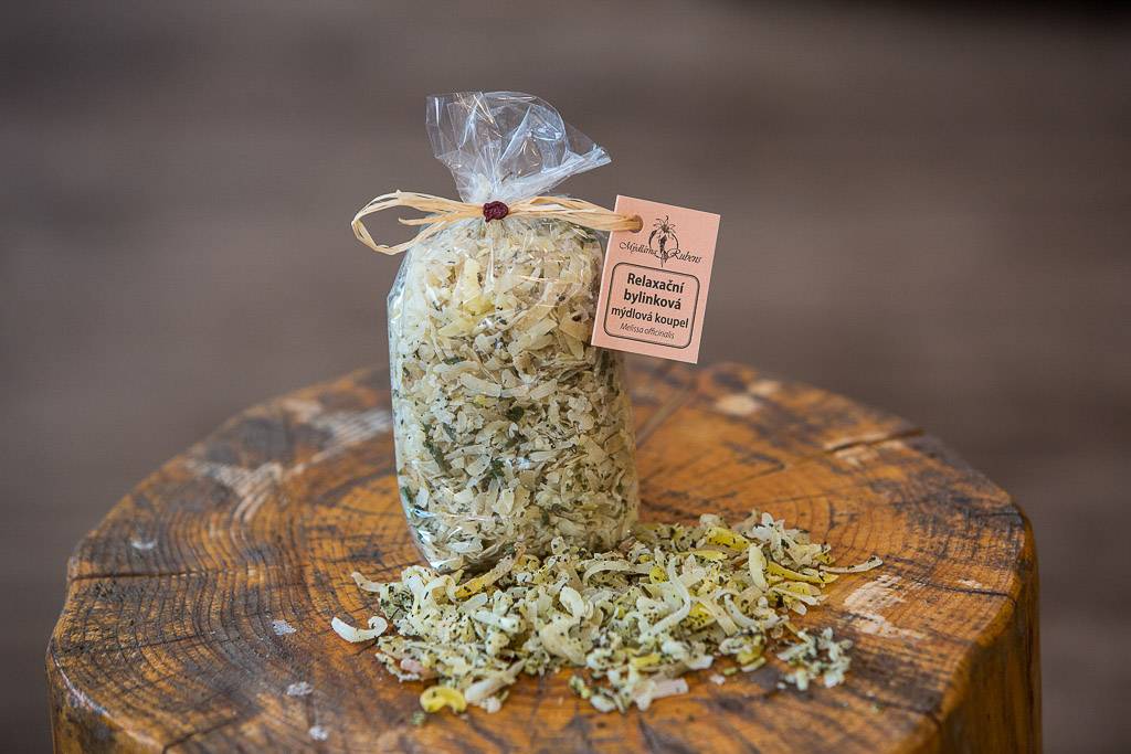 Soap Flakes for Bath - Lemon Balm Packaging Type: Cellophane Bag 100g