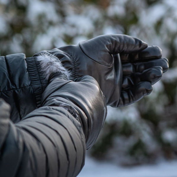 Smooth Men's Gloves with Rabbit Lining