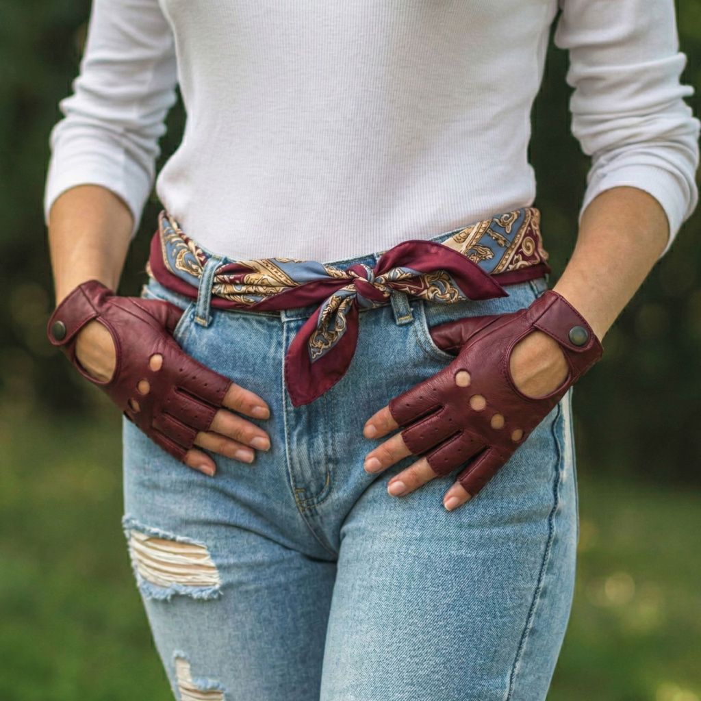 Women's Leather Fingerless Driving Gloves Made of Lambskin