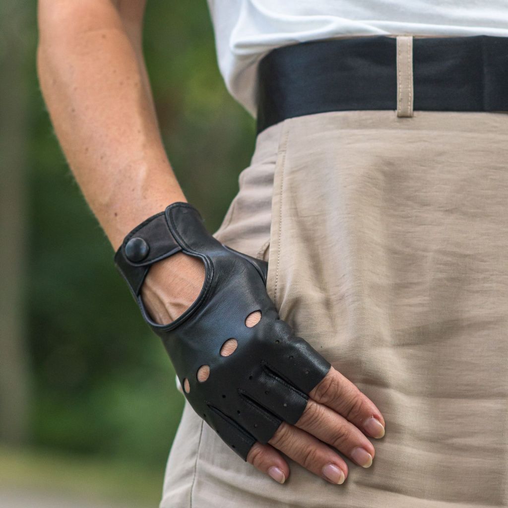Women's Leather Fingerless Driving Gloves Made of Lambskin