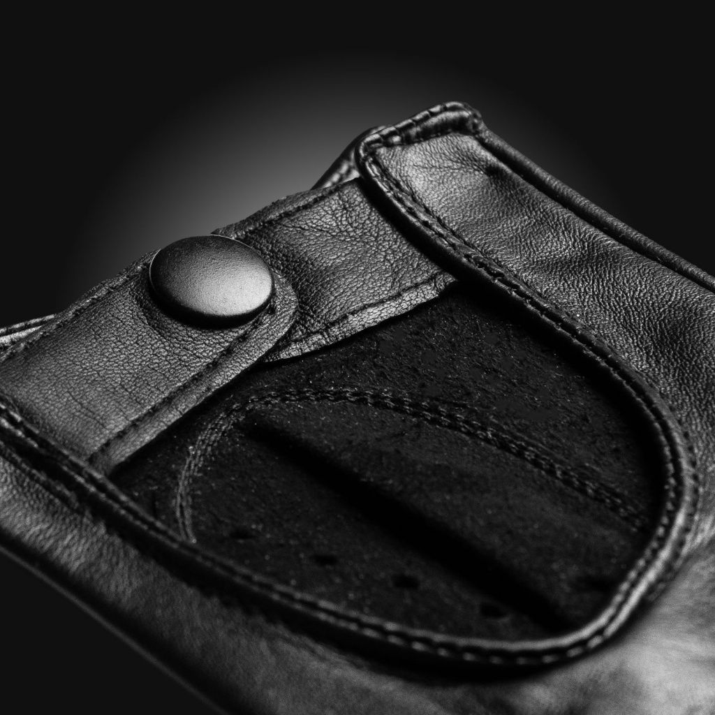 Women's Leather Fingerless Driving Gloves Made of Lambskin