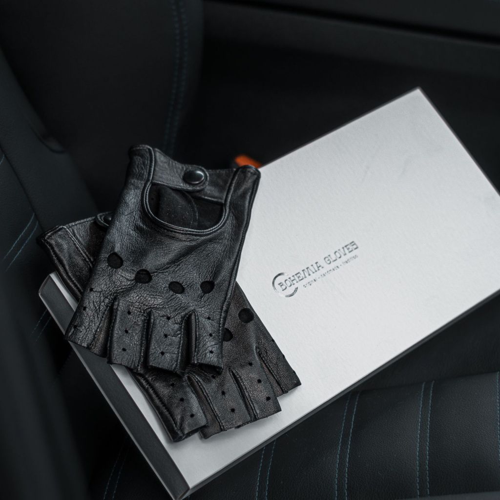 Women's Leather Fingerless Driving Gloves Made of Lambskin