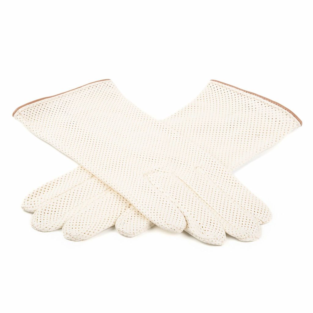 Short Perforated Gloves with a Small Split for Ladies