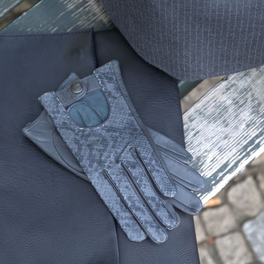 Cheerful Women's Leather Gloves