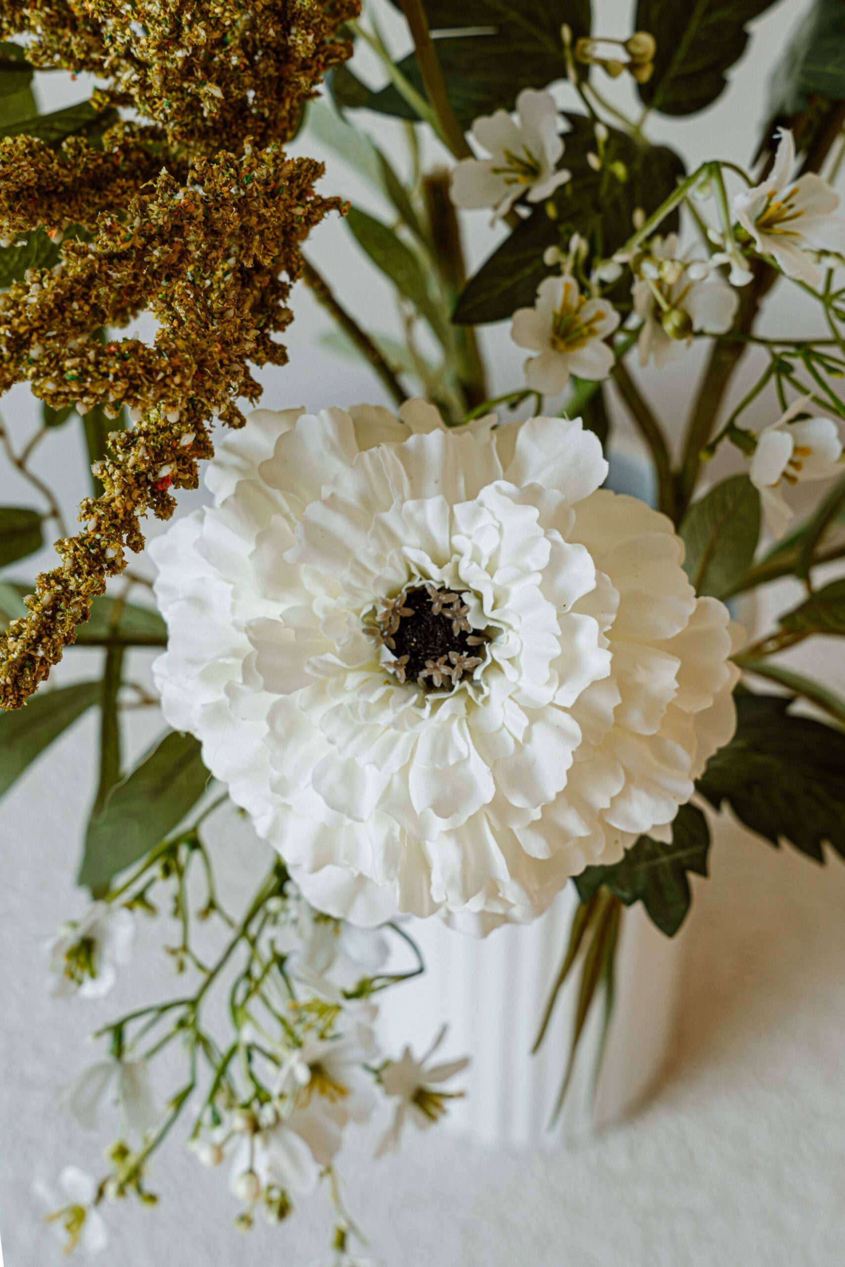 Indore Silva - Tagetes erecta - White - artificial branch - silk