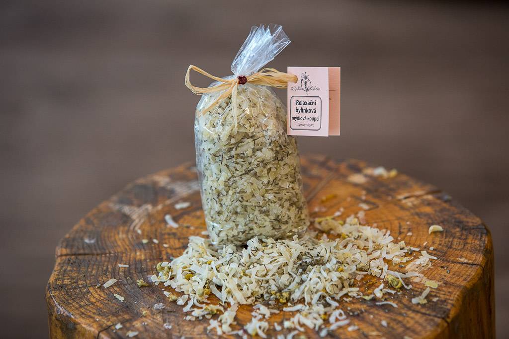 Soap Flakes for Bath - Thyme Packaging Type: Cellophane Bag 25g