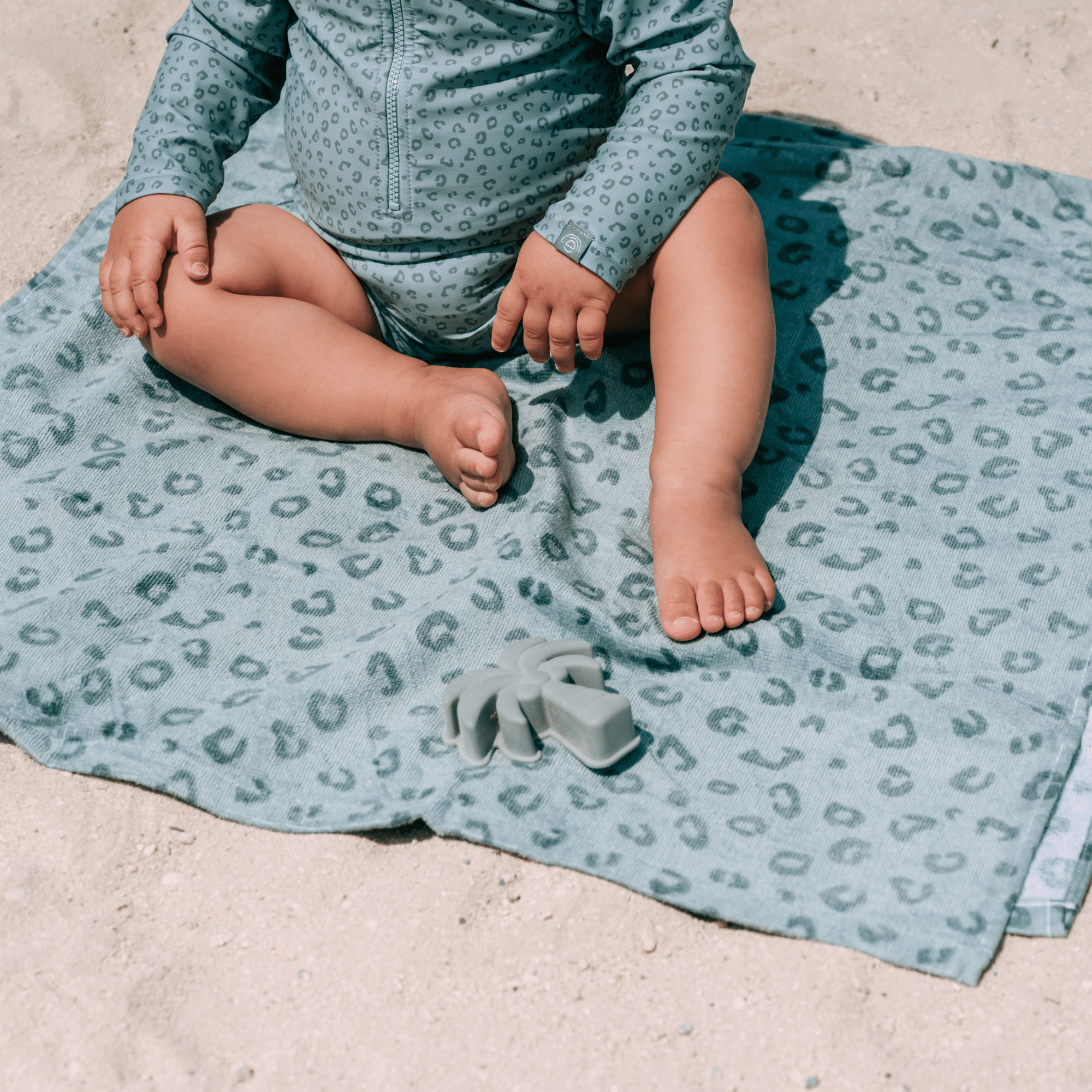 strandlaken-katoen-135x65cm-panter-groen-swim-essentials-2