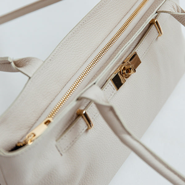 BILLY - Shoulder bag in latte dollar leather