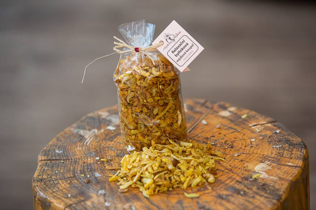 Soap Flakes for Bath - Fruit Extract Packaging Type: Cellophane Bag 25g
