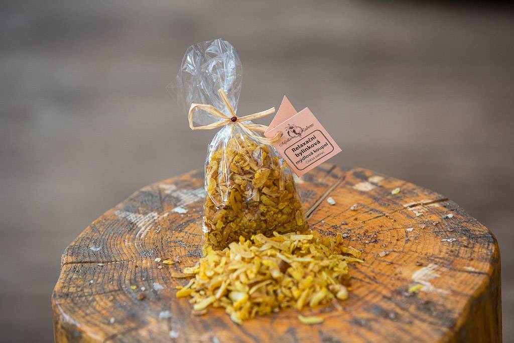 Soap Flakes for Bath - Fruit Extract Packaging Type: Cellophane Bag 100g
