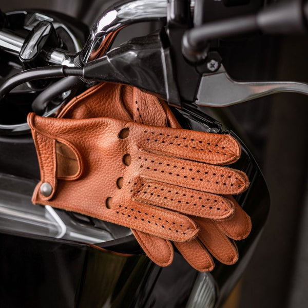 Elegant Men's Leather Driving Gloves Made from American Deerskin