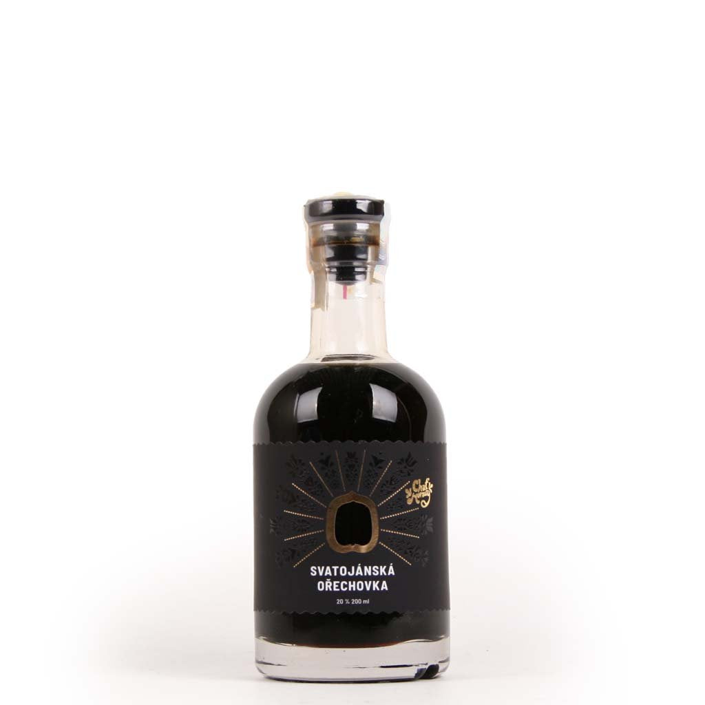 Gift bag for Father's Day with nut liqueur