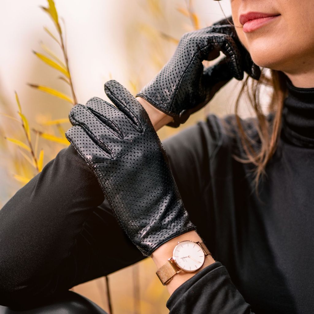 Sport gloves for ladies for scooters and city use