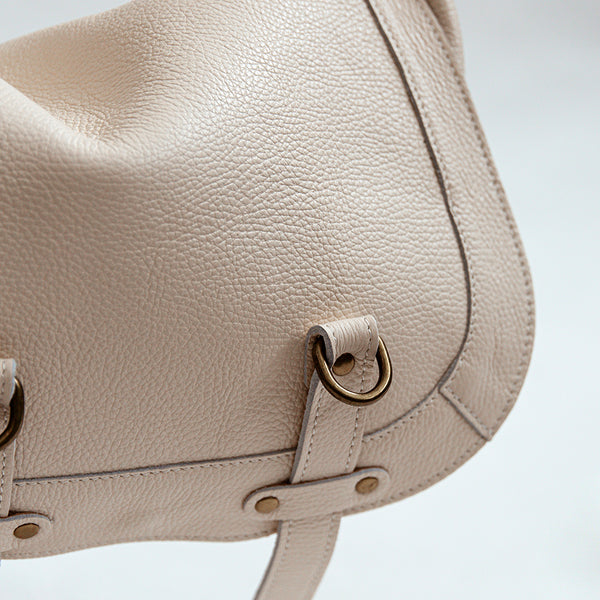 SADDLE MAXI - Maxi shoulder bag in latte leather