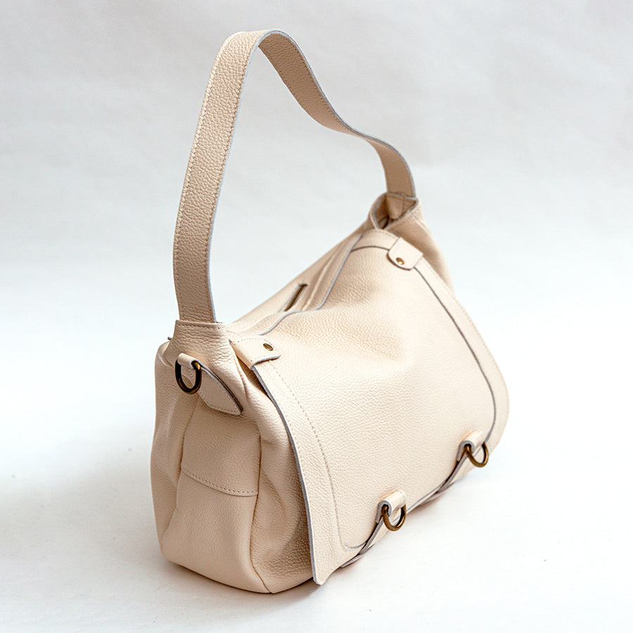 SADDLE MAXI - Maxi shoulder bag in latte leather