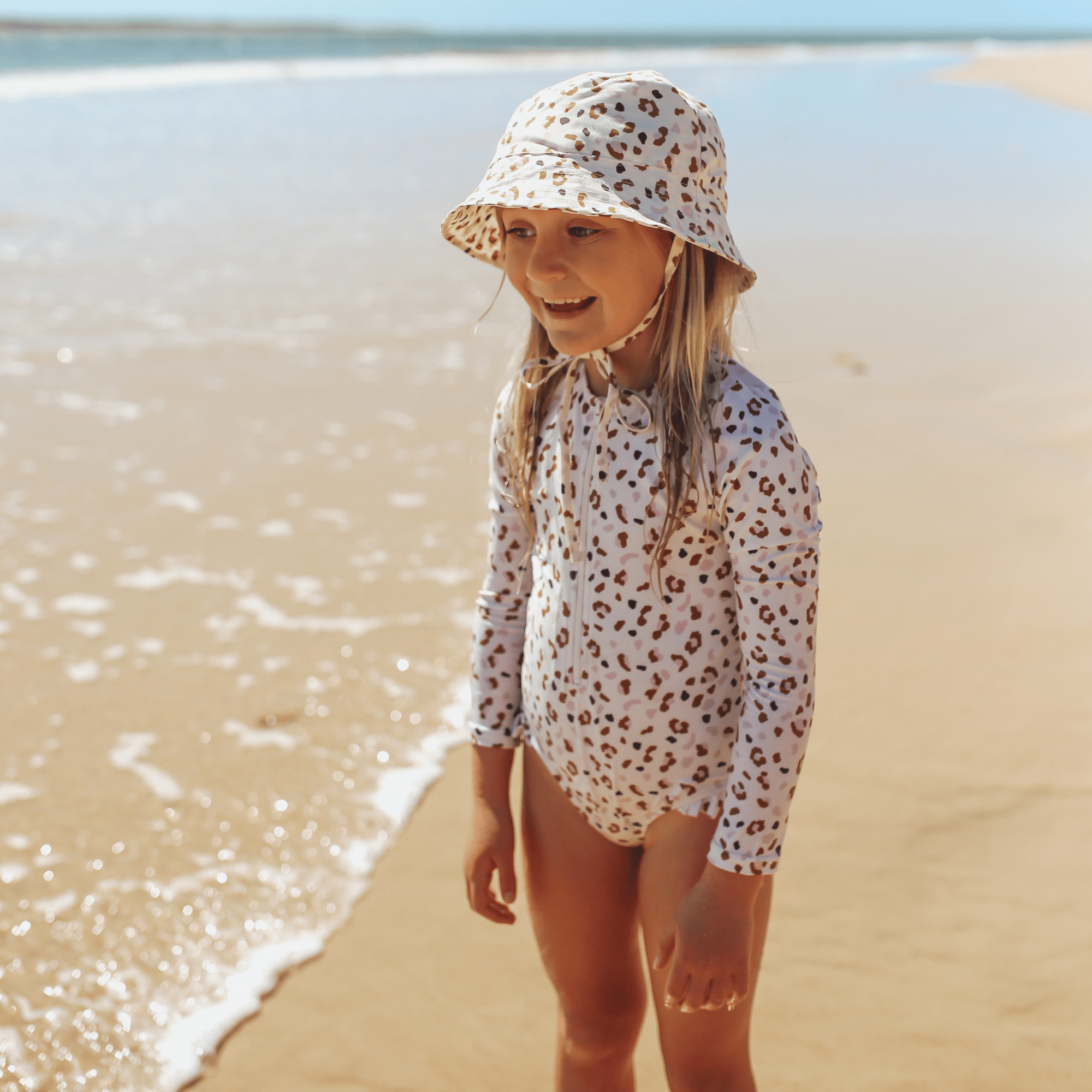 cappello-estivo-bambino-kaki-a-stampa-panter-swim-essentials-1