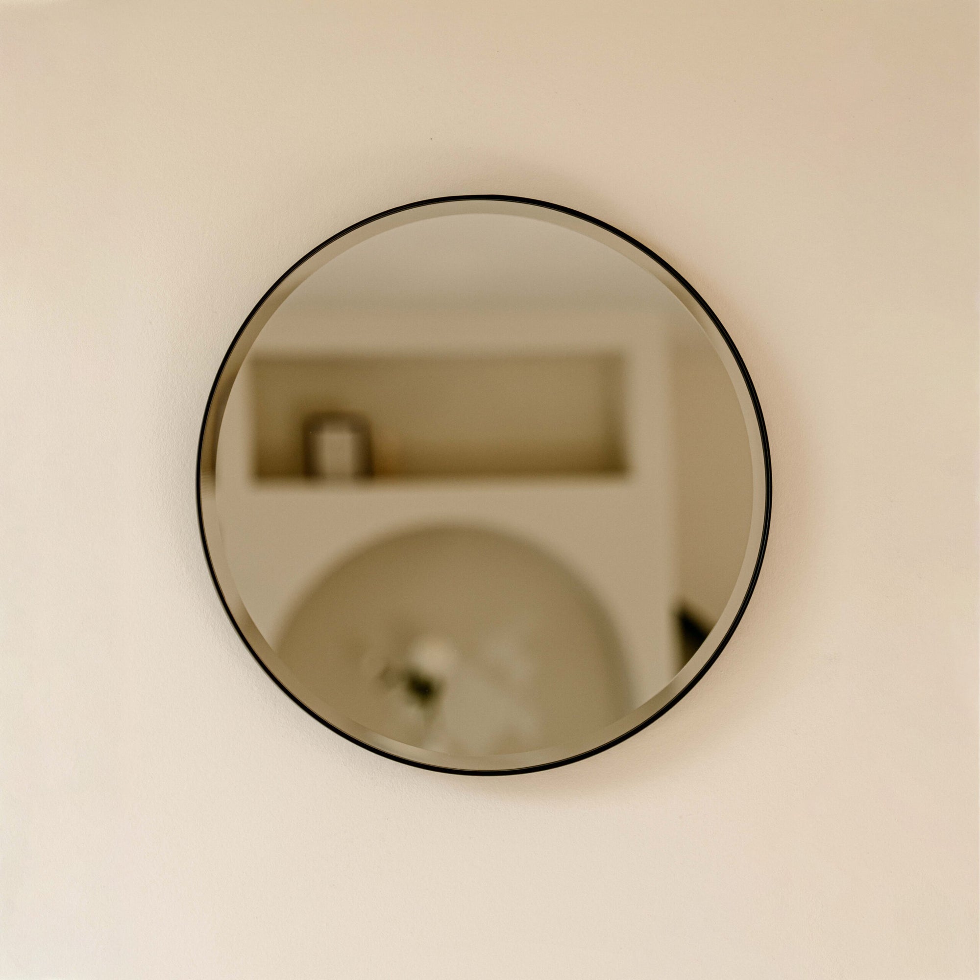 Indore Home - Round Wall Mirror Black – Mirror with Faceted Edge – 40 cm